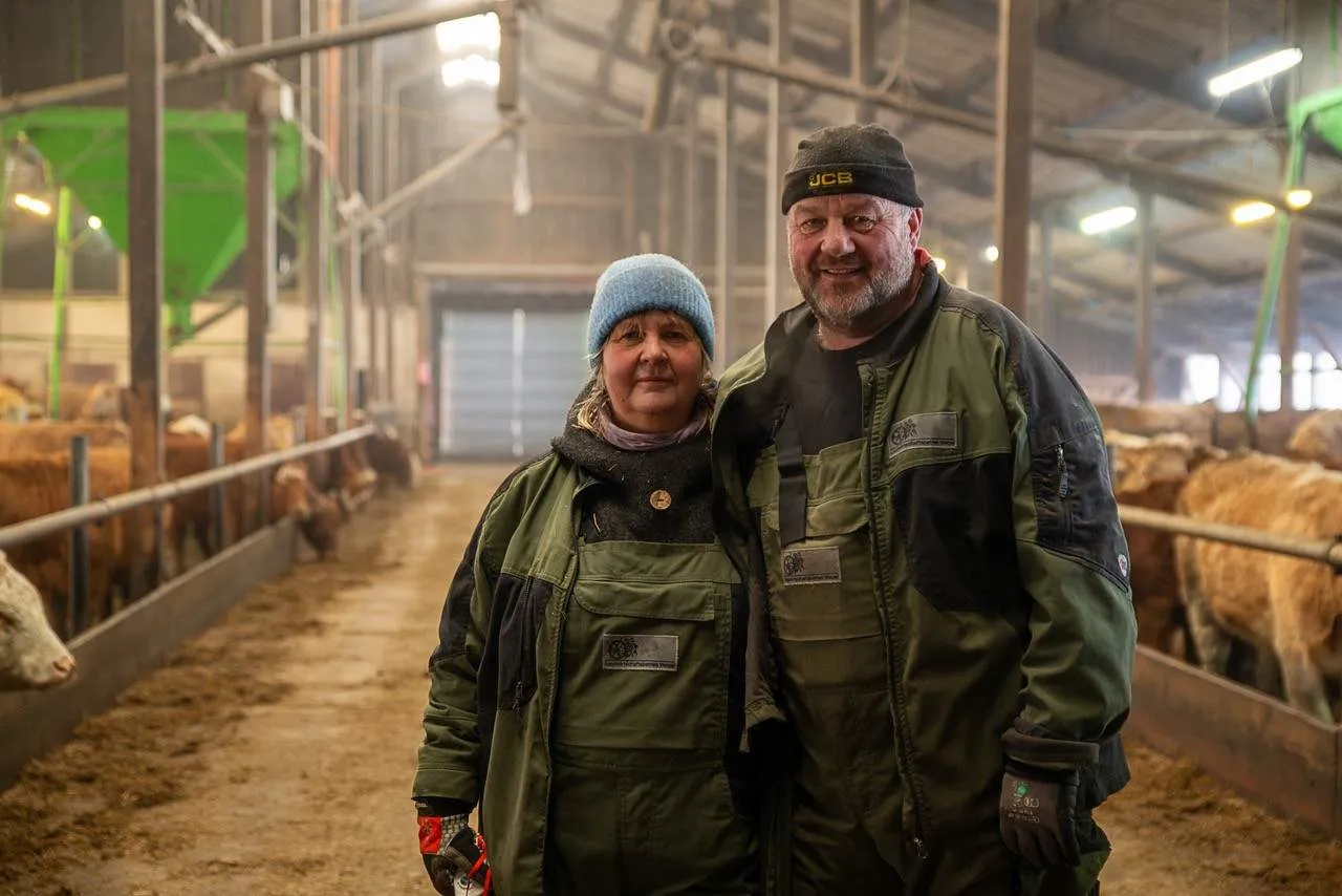 Wir zeigen Gesicht: Zwei Landwirt:innen für Vielfalt